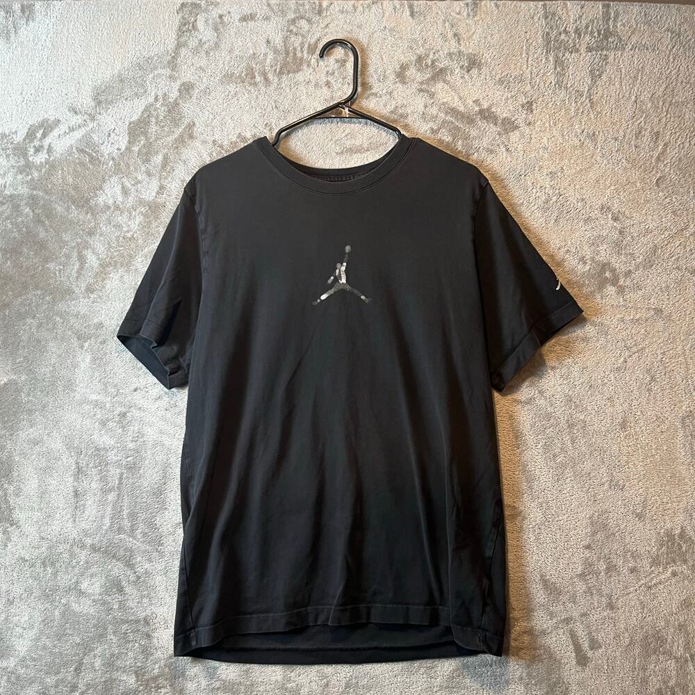 Air Jordan T-shirt XL Fd7029-010 Size Large Black Red
